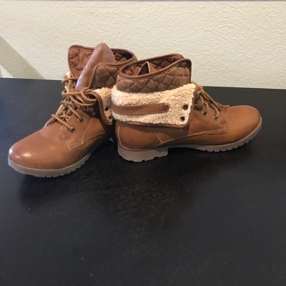 Quilted shearling ankle boots - Picture 2 of 4